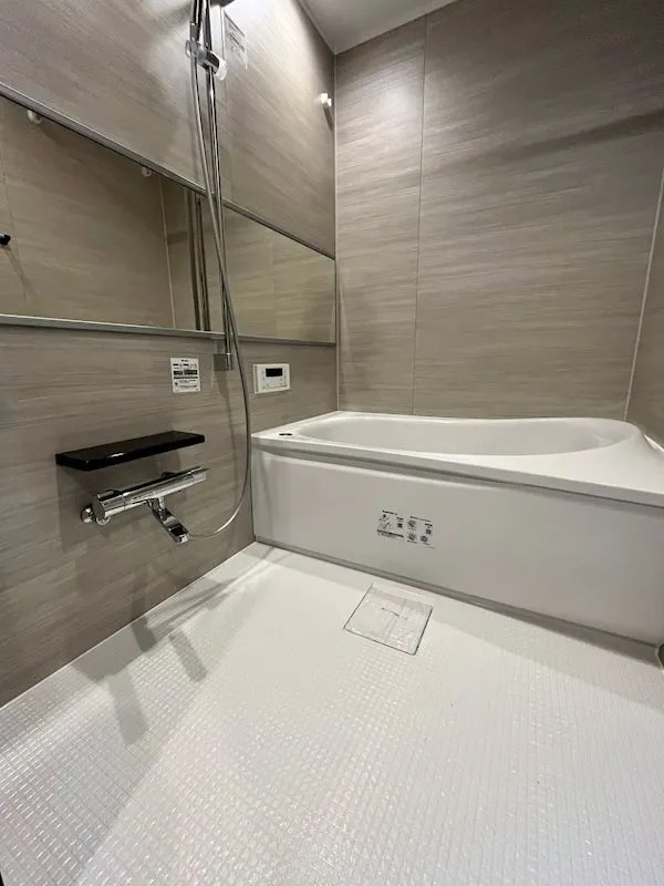 Residia Hiroo Ⅱ - Interior - ["Flooring", "Floor", "Plumbing fixture"]