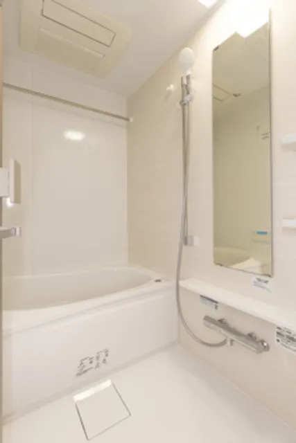 LEGASIS Nakameguro - Interior - ["Mirror", "Plumbing fixture", "Shower head"]