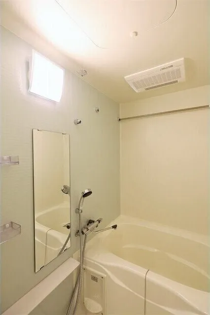 Bella Sweeta Togoshi - Interior - ["Plumbing fixture", "Building", "Bathtub"]