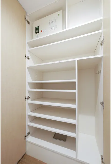 LeFont Progre Reno Ginza EAST - Interior - ["Shelf", "Shelving", "Wood"]