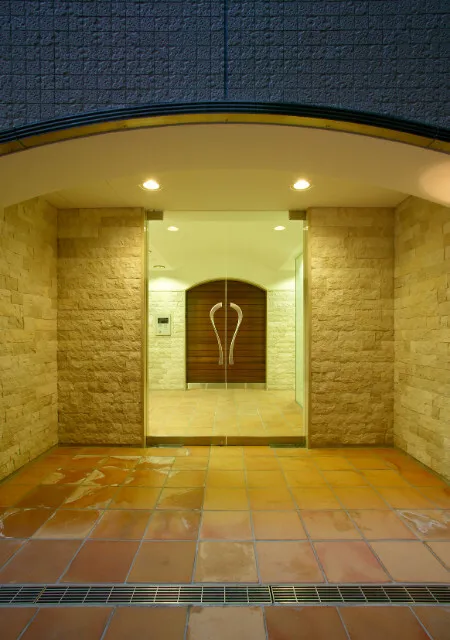 Castalia Ginza - Interior - ["Tile flooring", "Door", "Fixture"]