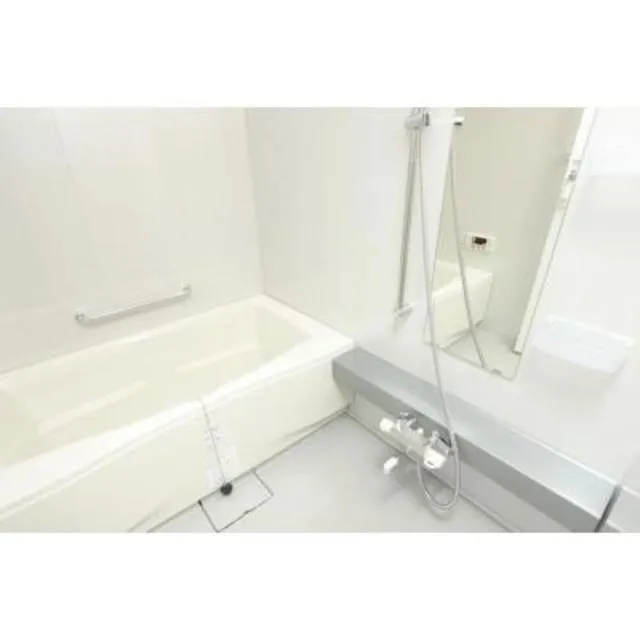 Park Axis Nihombashi Stage - Interior - ["Bathtub", "Rectangle", "Bathroom"]