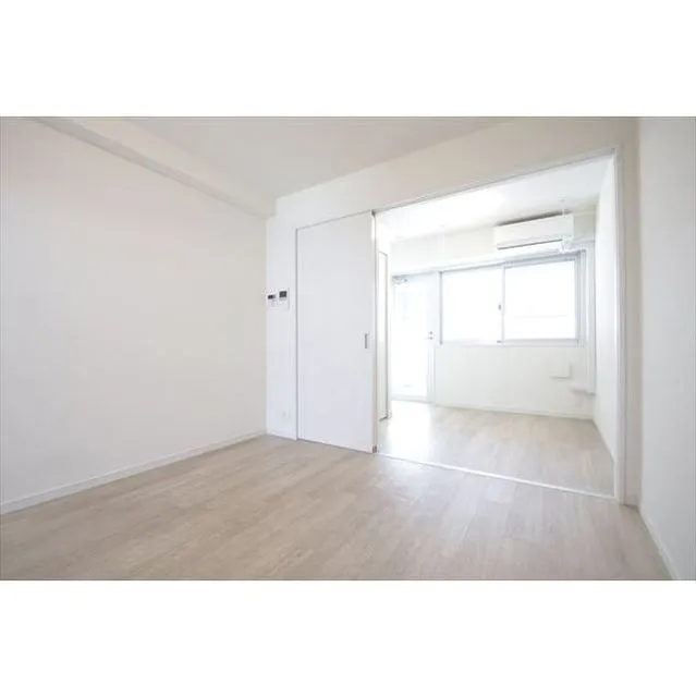 White Tooth Terrace - Interior - ["Window", "Fixture", "Wood"]