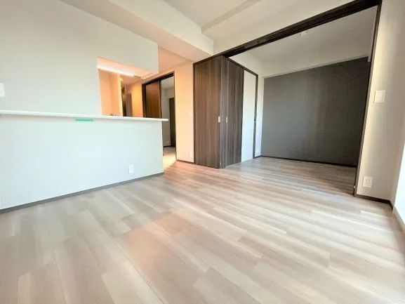 Sol Levente Shin-Umeda - Interior - ["Flooring", "Wood flooring", "Floor"]