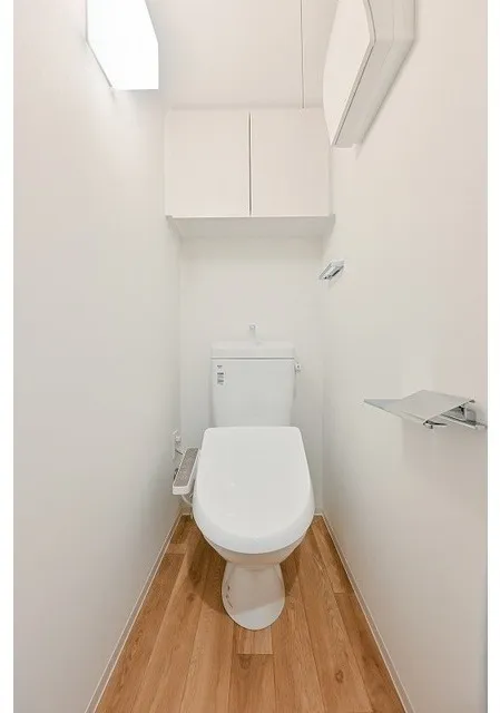 Azil Court Hamamatsucho - Interior - ["Toilet seat", "Plumbing fixture", "Bathroom"]