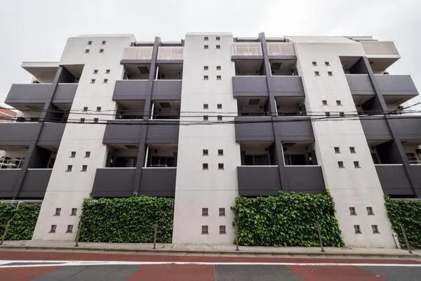 Beverly Holmes Nakanobu II - Exterior - ["Apartment", "Condominium", "Brutalist architecture"]