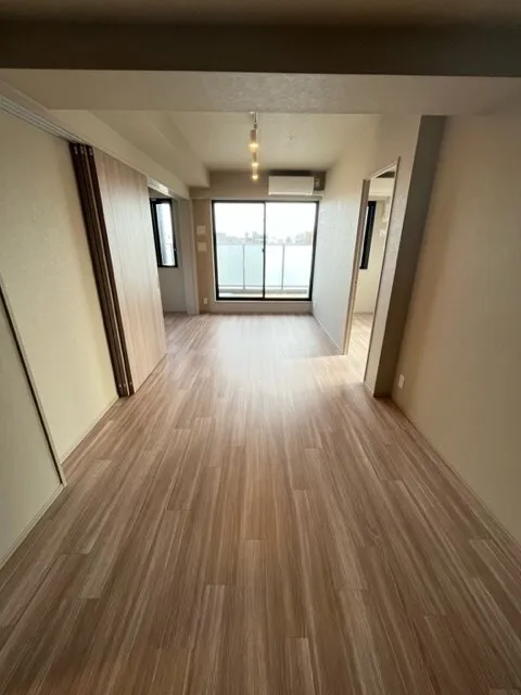 Crevia Luxe Kinshicho - Interior - ["Brown", "Building", "Window"]