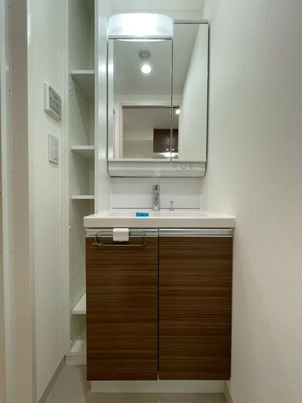 Milia Residence Myogadani - Interior - ["Flooring", "Bathroom cabinet", "Floor"]
