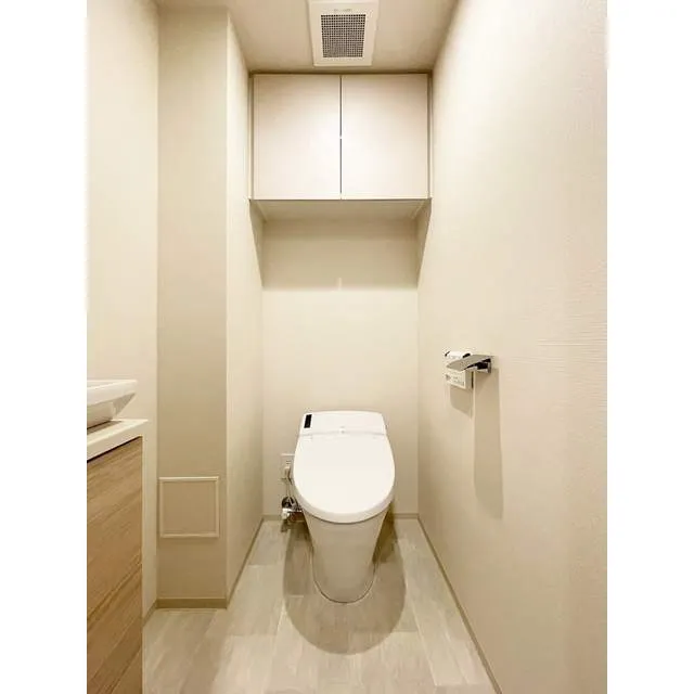 IPSE Yoyogi Uehara - Interior - ["Toilet", "Bathroom", "Interior design"]