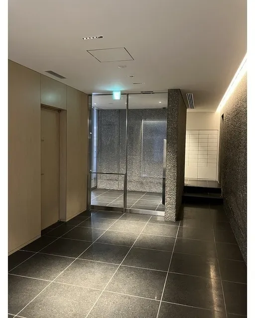 M Trianon - Exterior - ["Flooring", "Floor", "Ceiling"]