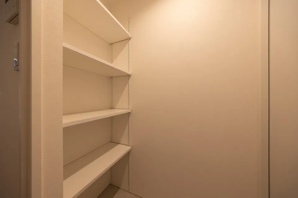 Hmlet Nakano Sakaue - Interior - ["Wood", "Flooring", "Shelving"]