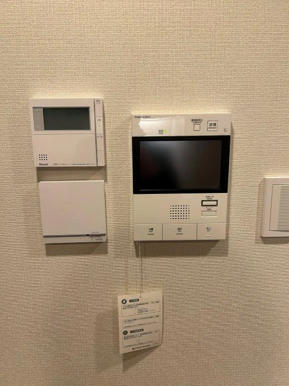 Doue Waseda - Interior - ["Thermostat", "Gadget", "Electronic device"]