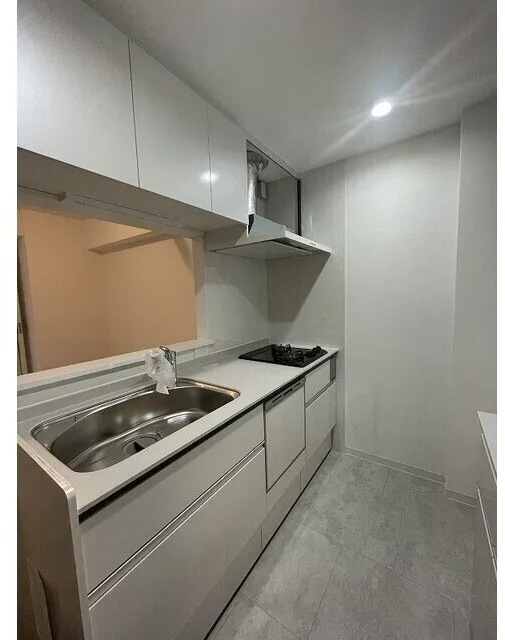 Comfortia Liv Bunkyo Sendagi - Interior - ["Floor", "Flooring", "Kitchen"]