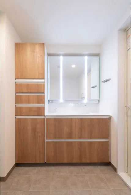 Comforia Meguro Chojamaru - Interior - ["Building", "Cabinetry", "Wood"]