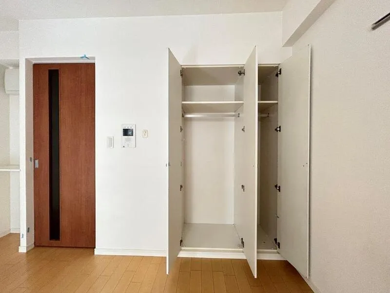 KDX Residence Higashi Shinjuku - Interior - ["Flooring", "Wall", "Floor"]