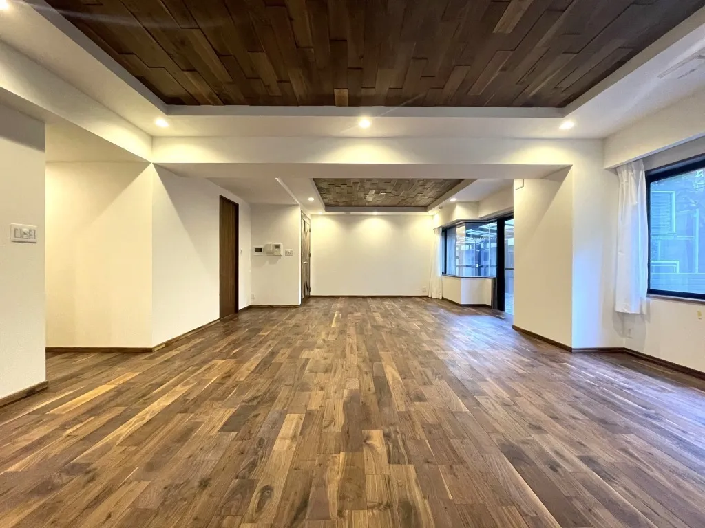 Jingumae House B1F, 1F