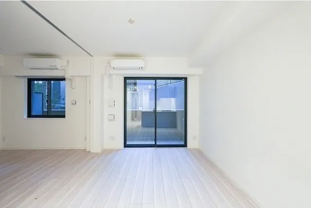 Comforia Liv Bunkyo Gokokuji - Interior - ["Flooring", "Floor", "Apartment"]