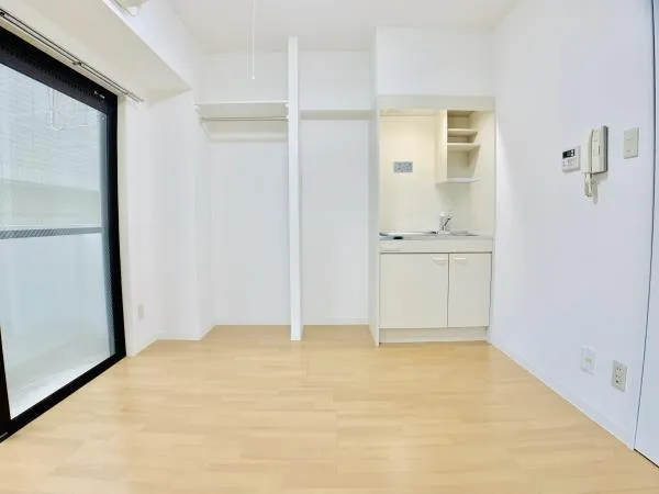 La Flats - Interior - ["Room", "Property", "Floor"]