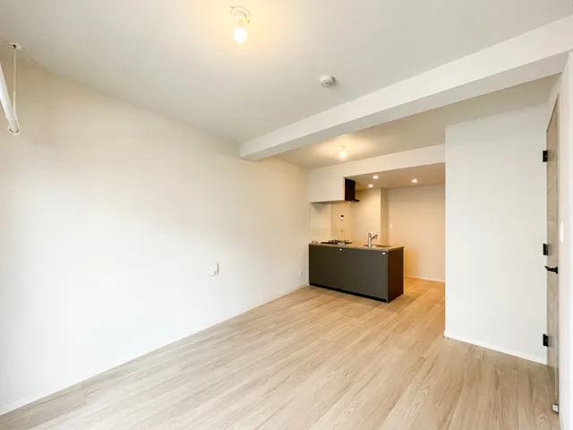 Preasvelta Minowa - Interior - ["Flooring", "Wood", "Floor"]