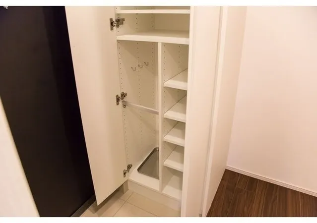 Comforia Shibuya West - Interior - ["Furniture", "Shelf", "Cabinetry"]