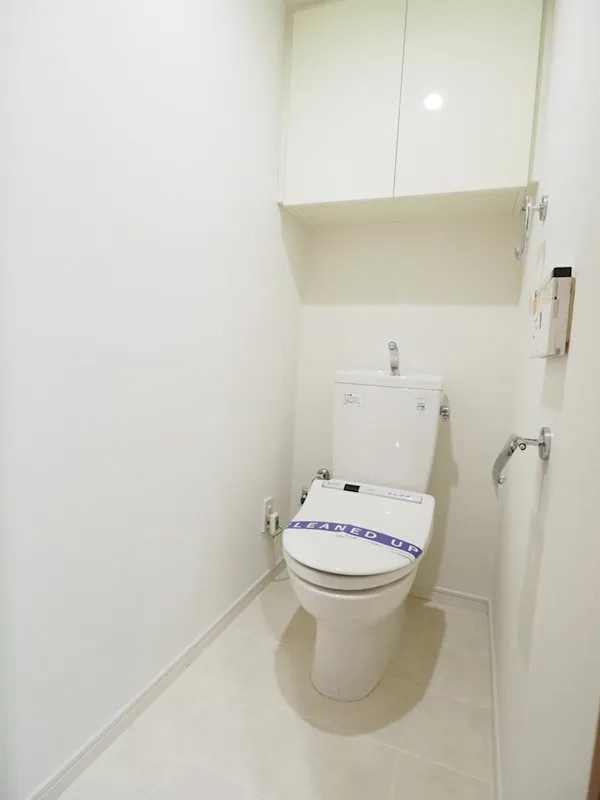 Park Flats Shibuya Daikanyama - Interior - ["Toilet seat", "Toilet", "Plumbing fixture"]