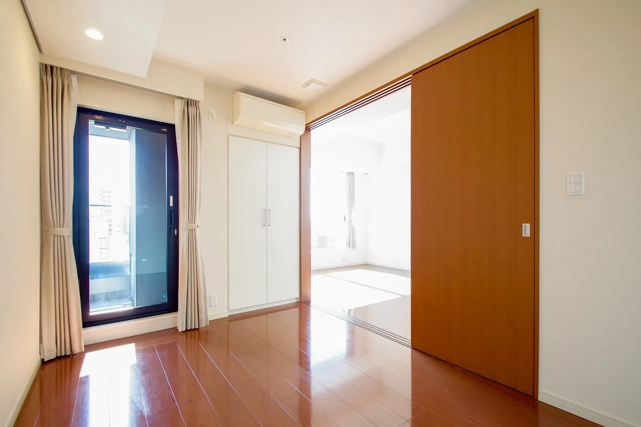 Platine Shinjuku Shintoshin - Interior - ["Door", "Fixture", "Window"]