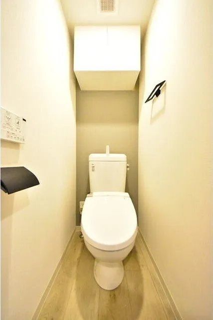 RJ Casa Sakurashinmachi - Interior - ["Toilet seat", "Plumbing fixture", "Toilet"]