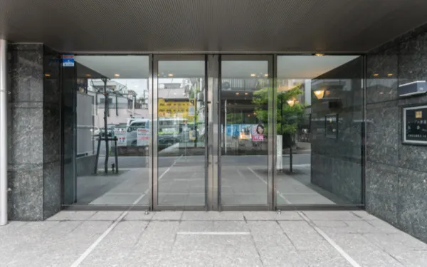 Louvre Higashi Kamata No. 5 - Exterior - ["Commercial building", "Concrete", "Headquarters"]