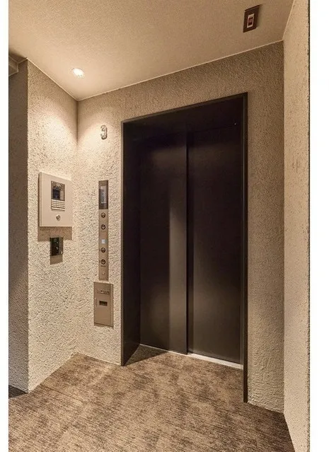 Comforia Liv Monzen-Nakacho East - Exterior - ["Floor", "Flooring", "Ceiling"]