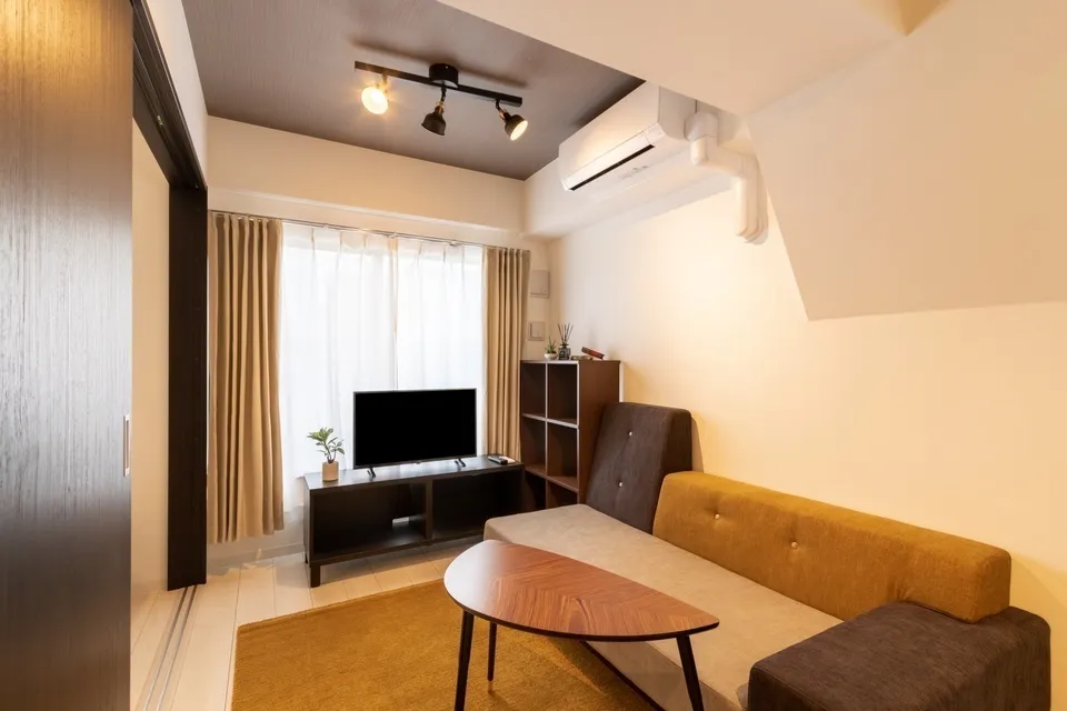 Hmlet Shinjuku Gyoenmae - Interior - ["Furniture", "Interior design", "Flooring"]