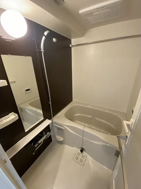 Comforia Live Senju - Interior - ["Building", "Door", "Cabinetry"]