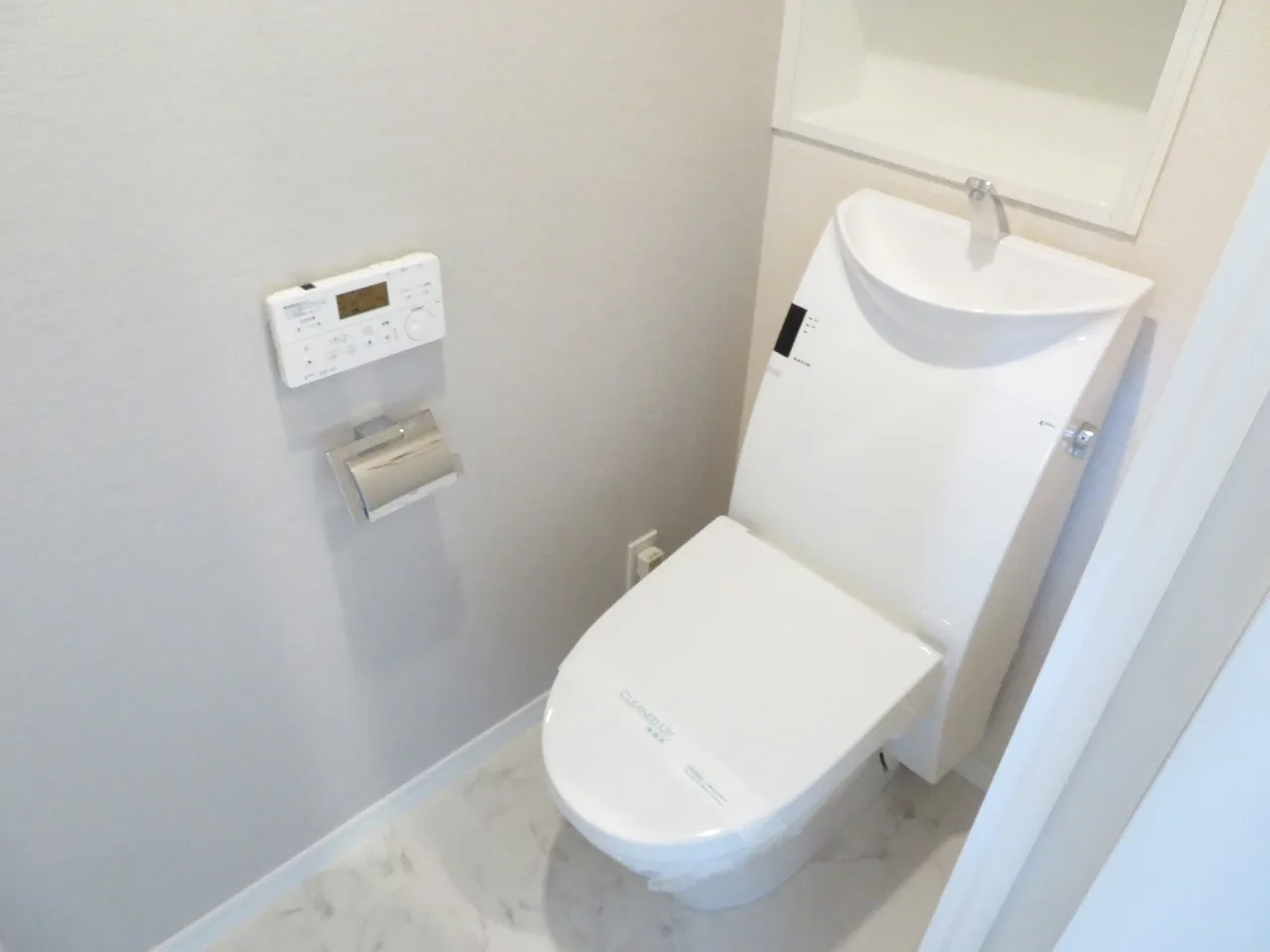 Will Terrace Kachidoki - Interior - ["Toilet seat", "Plumbing fixture", "Toilet"]