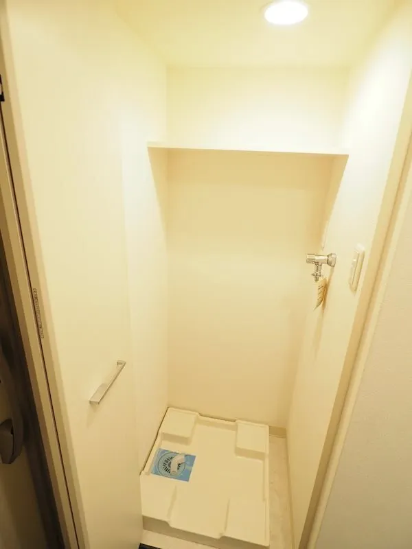 Residia Bunkyo Hongo II - Interior - ["Building", "Fixture", "House"]