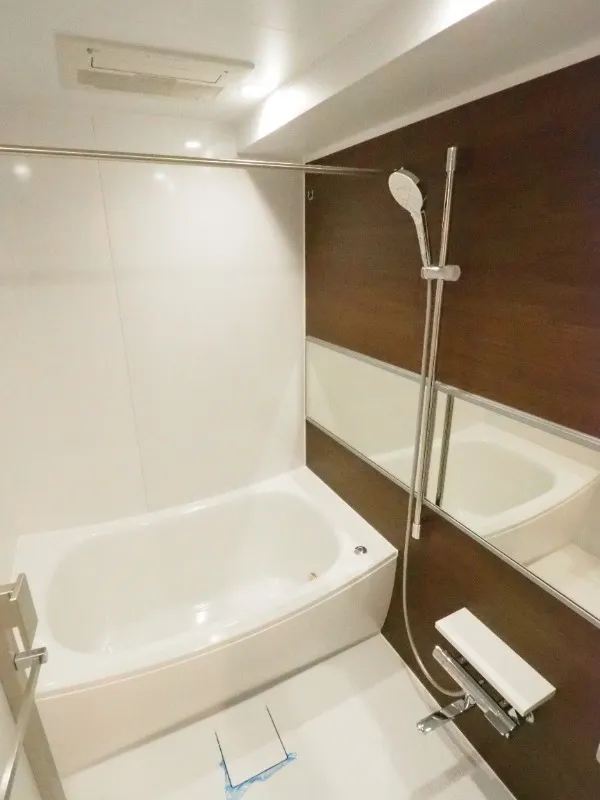 Residia Bunkyo Sengoku 2 - Interior - ["Plumbing fixture", "Bathtub", "Bathroom"]