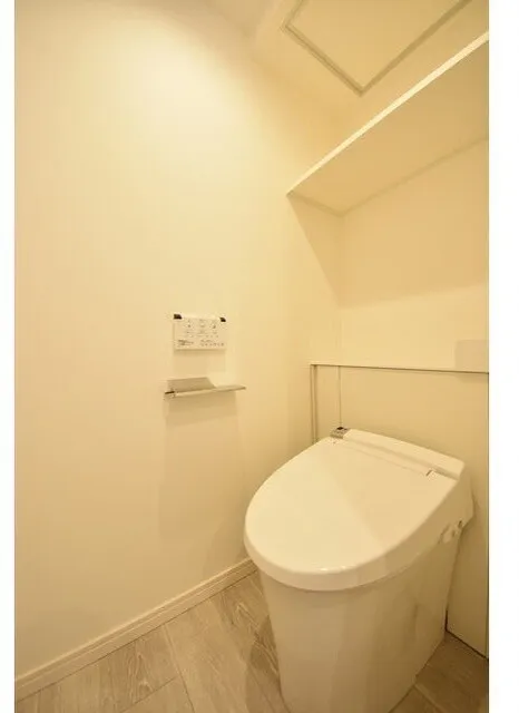 Elflora Sangenjaya - Interior - ["Product", "Bathroom", "Building"]