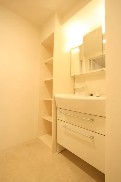 Castalia Hatsudai - Interior - ["Cabinetry", "Furniture", "Shelf"]