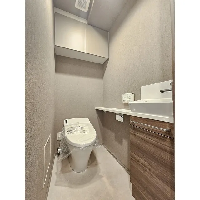 Orchid Residence Shibuya Tomigaya - Interior - ["Plumbing fixture", "Tap", "Bathroom cabinet"]