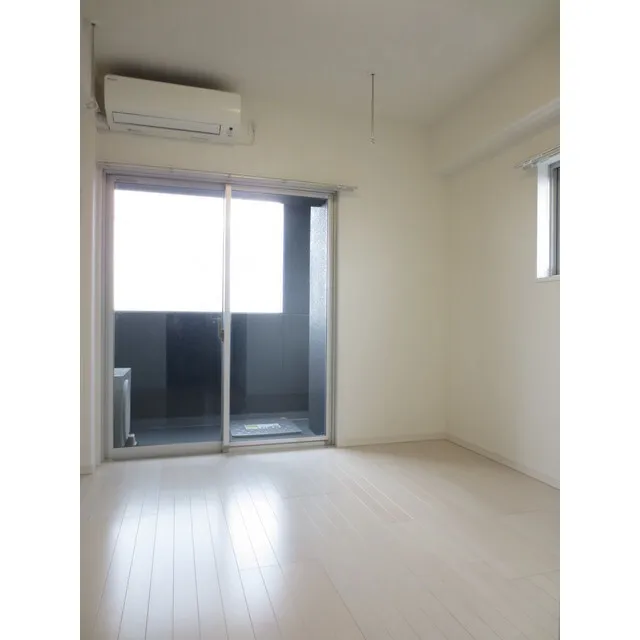 Lacras Hatagaya - Interior - ["Fixture", "Window", "Wood"]