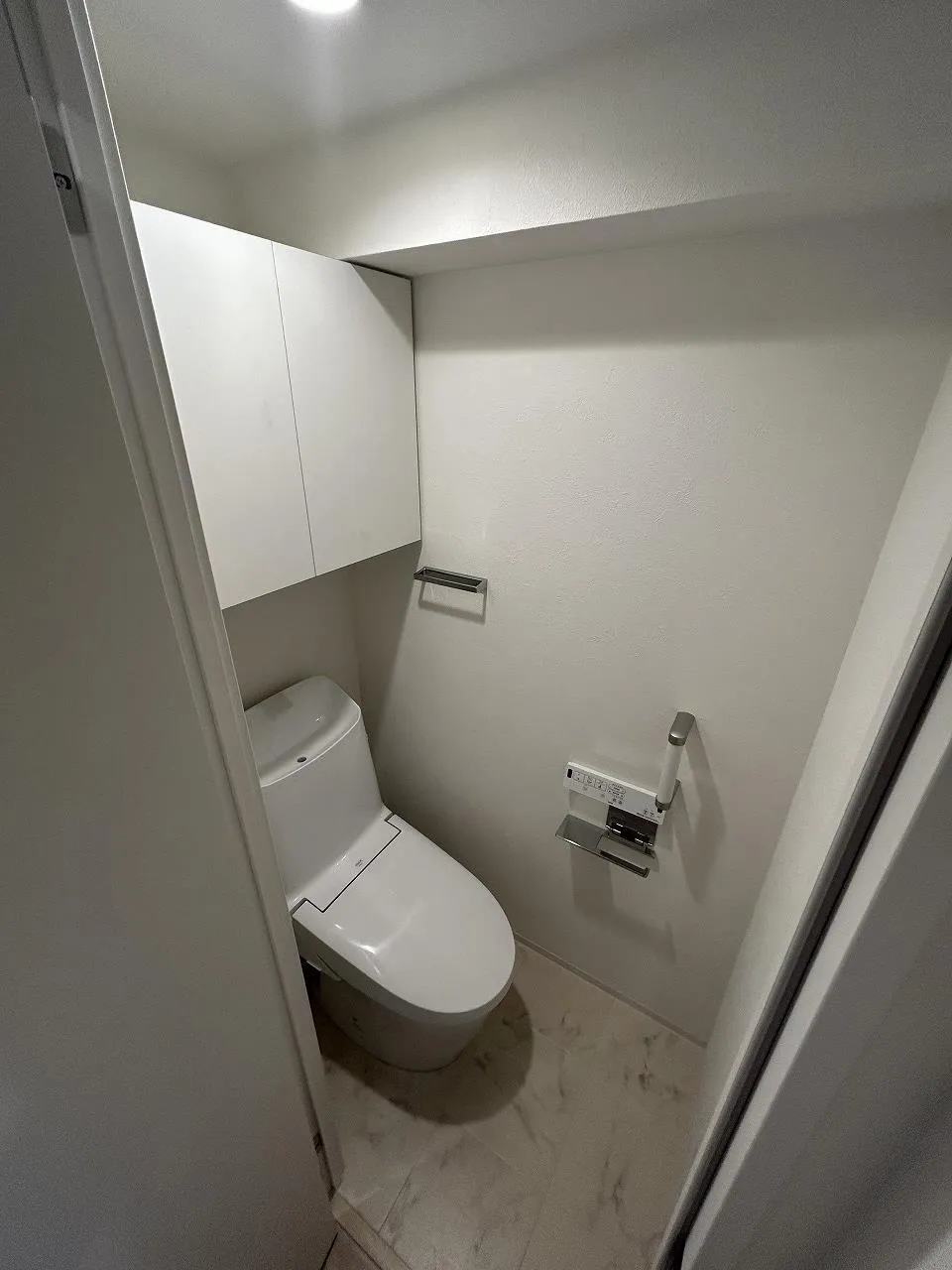 LiveCasa Nishidai - Interior - ["Fixture", "Automotive design", "Floor"]