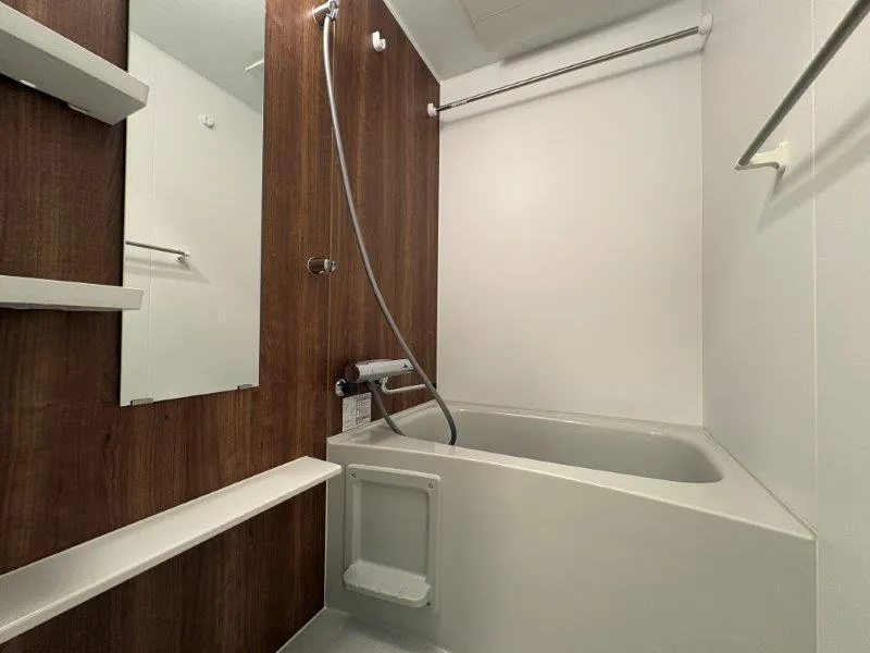 Blanchesta Ogikubo - Interior - ["Bathtub", "Plumbing fixture", "Flooring"]