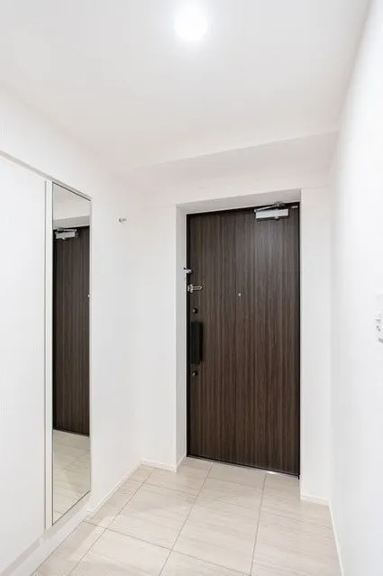 Belfarth Komazawa Sanchome - Interior - ["Door", "Fixture", "Wood"]