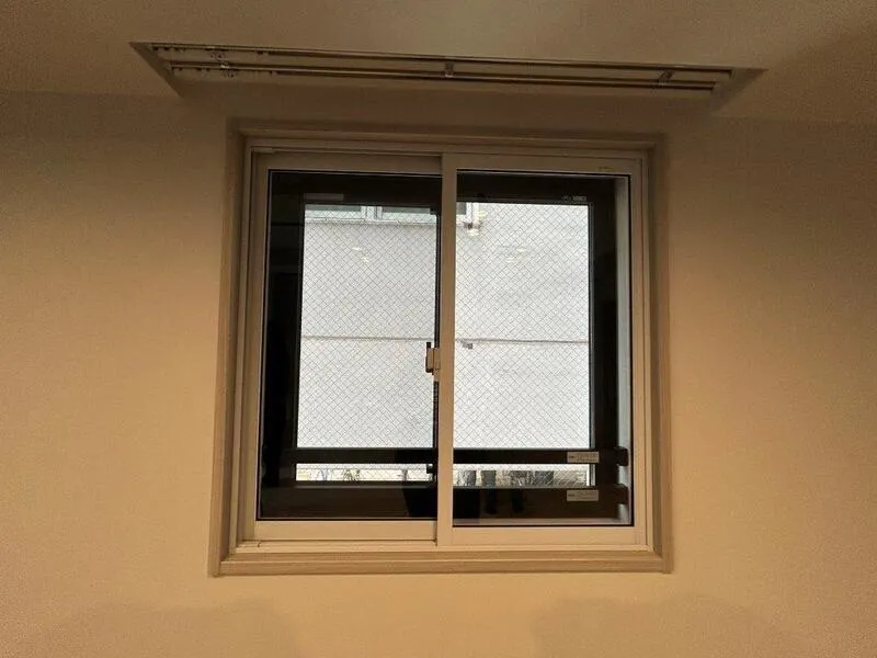 TRACK Shibuya Honmachi - Interior - ["Glass", "Window covering", "Daylighting"]