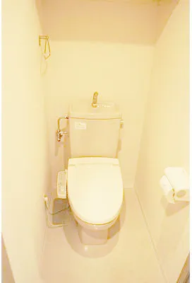 Saint-Émilion Meguro Higashiyama - Interior - ["Toilet seat", "Toilet", "Bathroom"]