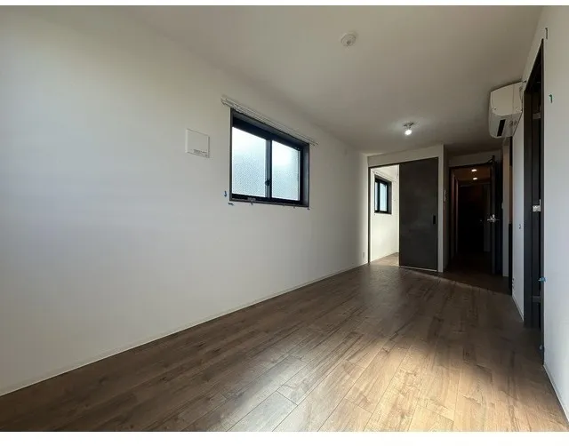 Well Square Senzoku - Interior - ["Flooring", "Wood", "Wood flooring"]