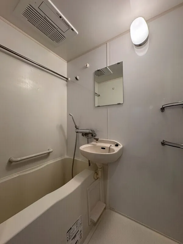 La Santé Hiroo - Interior - ["Plumbing fixture", "Flooring", "Bathroom"]