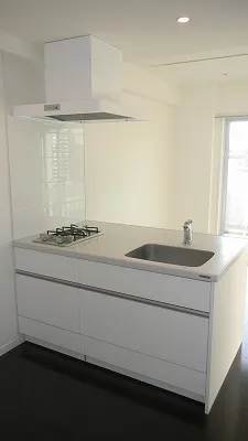 LA Tierra Bunkyo Otowa - Interior - ["Cabinetry", "Kitchen sink", "Sink"]