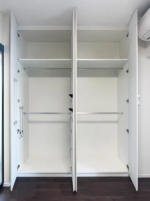 YS Residence Daitabashi - Interior - ["Wood", "Household hardware", "Cupboard"]