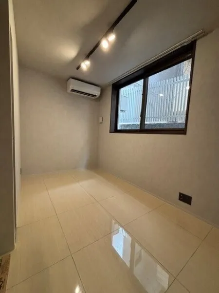 EXAM AKASAKA - Interior - ["Flooring", "Ceiling", "Floor"]