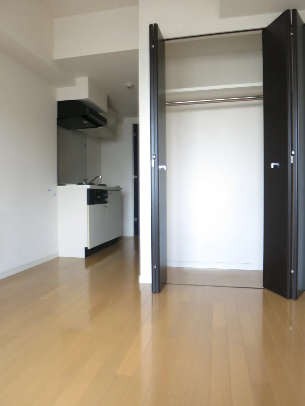 HF Meidaimae Residence - Interior - ["Flooring", "Floor", "Door"]