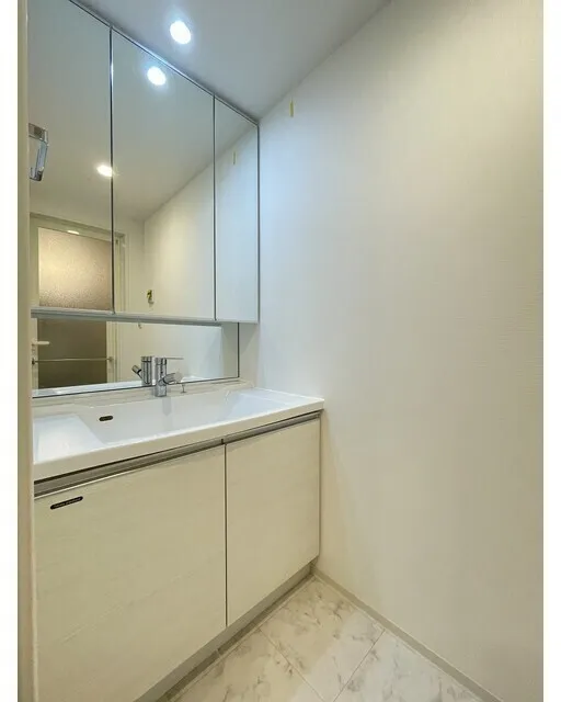 Comforia Liv Ueno - Interior - ["Flooring", "Floor", "Interior design"]